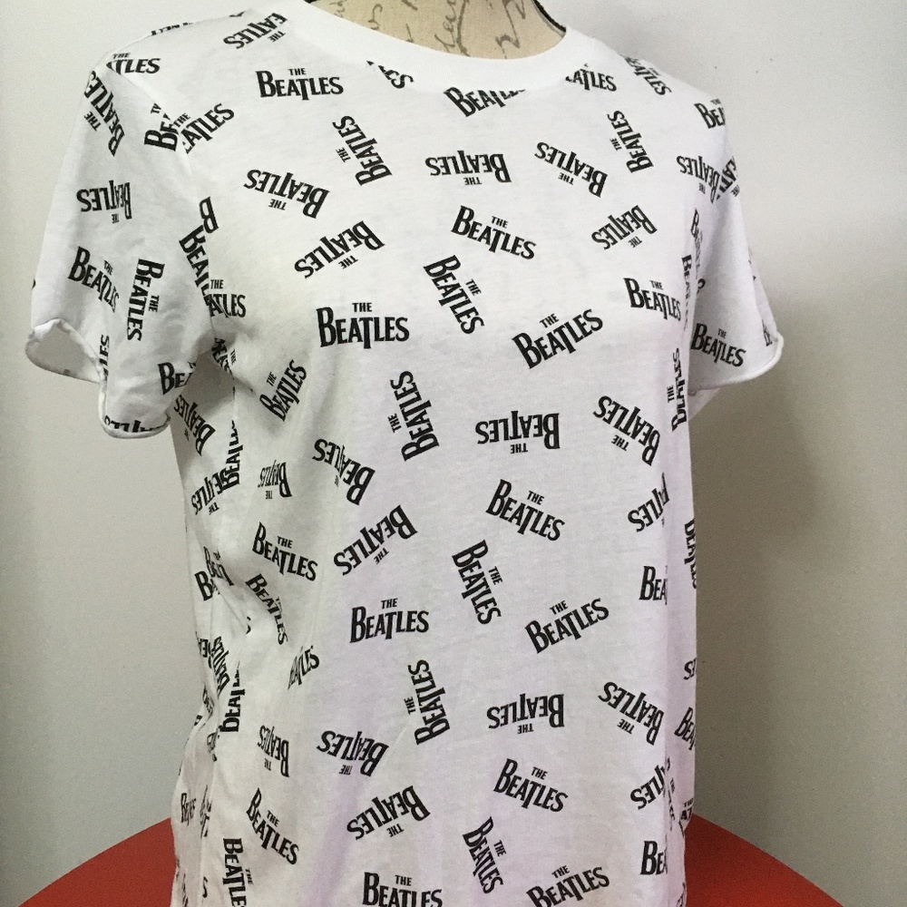 💐The Beatles Cropped Cotton Tee Sz S Spellout Toss White